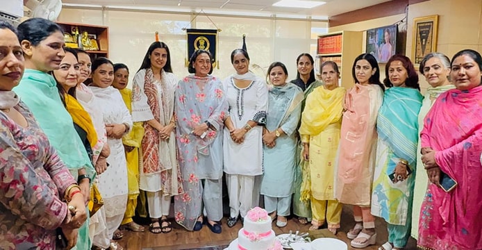 ਪੰਜਾਬ ਰਾਜ ਮਹਿਲਾ ਕਮਿਸ਼ਨ ਦੀਆਂ ਨਵਨਿਯੁਕਤ ਸੀਨੀਅਰ ਵਾਈਸ-ਚੇਅਰਪਰਸਨ, ਵਾਈਸ-ਚੇਅਰਪਰਸਨ ਅਤੇ 10 ਮੈਂਬਰਾਂ ਨੇ ਅਹੁਦਾ ਸੰਭਾਲਿਆ