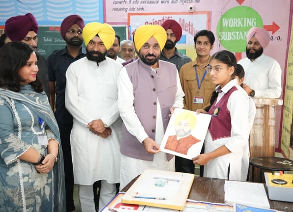 ਨੌਜਵਾਨਾਂ ਨੂੰ ਨੌਕਰੀਆਂ ਮੰਗਣ ਦੀ ਬਜਾਏ ਨੌਕਰੀਆਂ ਦੇਣ ਦੇ ਸਮਰੱਥ ਬਣਾਵਾਂਗੇ-ਮੁੱਖ ਮੰਤਰੀ