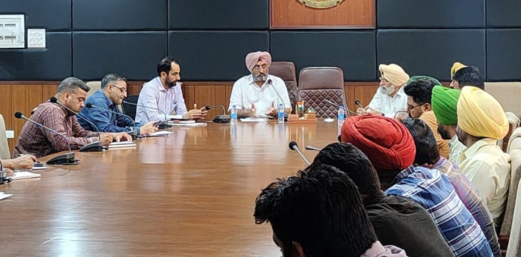 SDM Balkarn Singh Mahal ਦੀ ਅਗਵਾਈ ਹੇਠ ਕਲੱਸਟਰ ਅਫ਼ਸਰਾਂ ਨੂੰ ਉੱਨਤ ਕਿਸਾਨ ਐਪ ਦੀ ਕਰਵਾਈ ਟਰੈਨਿੰਗ