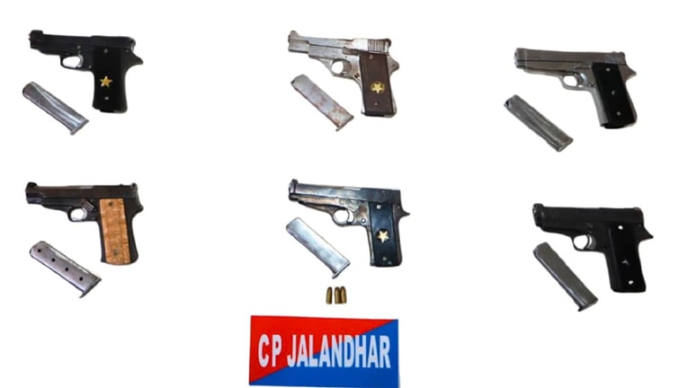 Commissionerate Police Jalandhar ਵੱਲੋਂ ਗੈਂਗਸਟਰ ਜੱਗੂ ਭਗਵਾਨਪੁਰੀਆ ਦੇ ਨਜਦੀਕੀ ਸਾਥੀਆਂ ਕੋਲੋਂ ਅੱਧੀ ਦਰਜ਼ਨ ਪਿਸਤੌਲ ਹੋਰ ਬਰਾਮਦ
