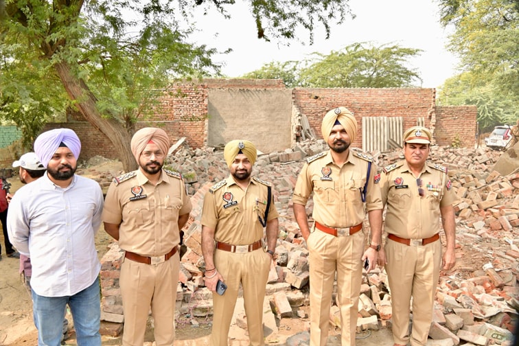 ਯੁੱਧ ਨਸ਼ਿਆਂ ਵਿਰੁਧ; ਬਠਿੰਡਾ ਸ਼ਹਿਰ ’ਚ ਇੱਕ ਹੋਰ ਮਹਿਲਾ ਨਸ਼ਾ ਤਸਕਰ ਦੇ ਘਰ ’ਤੇ ਚੱਲਿਆ ਪੀਲਾ ਪੰਜ਼ਾ