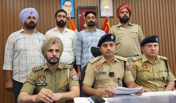 ਮਾਨਸਾ ਚ ਕੀਟਨਾਸ਼ਕ ਦਵਾਈਆਂ ਦੀ ਦੁਕਾਨ ‘ਤੇ ਹੋਈ ਗੋਲੀਬਾਰੀ ਵਿੱਚ ਸ਼ਾਮਲ ਦੋ ਵਿਅਕਤੀ ਕਾਬੂ; ਦੋ ਪਿਸਤੌਲ ਬਰਾਮਦ