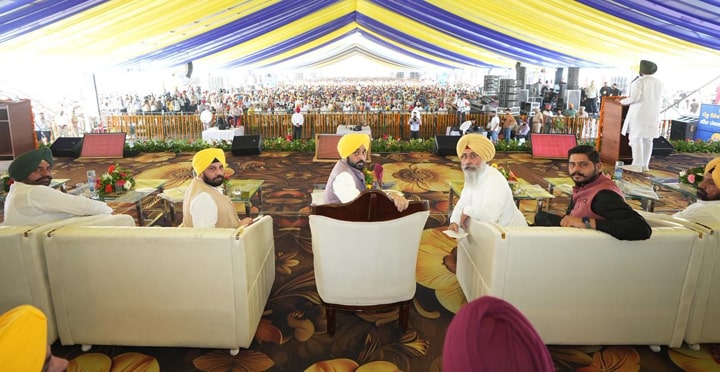 ਮੁੱਖ ਮੰਤਰੀ ਵੱਲੋਂ ਪੰਜਾਬੀਆਂ ਨੂੰ ਤਿਉਹਾਰਾਂ ਦਾ ਤੋਹਫ਼ਾ, 4150 ਕਰੋੜ ਰੁਪਏ ਦੀ ਲਾਗਤ ਨਾਲ 19,491 ਕਿਲੋਮੀਟਰ ਲਿੰਕ ਸੜਕਾਂ ਦੇ ਨਿਰਮਾਣ ਦੀ ਸ਼ੁਰੂਆਤ