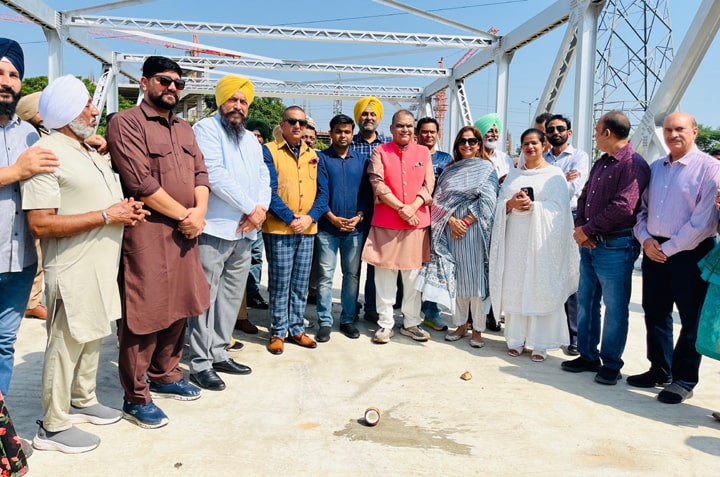 ਸਿੱਧਵਾਂ ਨਹਿਰ `ਤੇ ਬਣੇ ਚਾਰ ਮੁੱਖ ਪੁਲਾਂ ਵਿੱਚੋਂ ਪਹਿਲੇ ਦਾ ਕੀਤਾ ਉਦਘਾਟਨ, ਪੁਲ ਹੁਣ ਆਵਾਜਾਈ ਲਈ ਉਪਲਬਧ