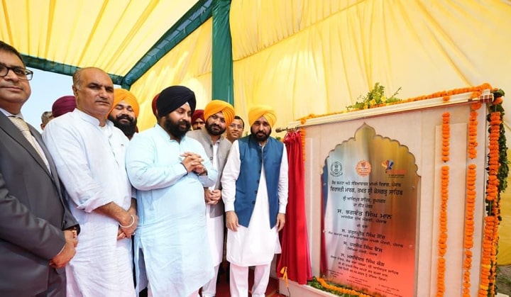 ਮੁੱਖ ਮੰਤਰੀ ਨੇ ਸ੍ਰੀ ਅਨੰਦਪੁਰ ਸਾਹਿਬ ਵਿਖੇ ਵਿਰਾਸਤੀ ਮਾਰਗ ਦਾ ਨੀਂਹ ਪੱਥਰ ਰੱਖਿਆ