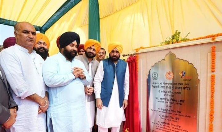 55 ਸਾਲਾਂ ਦੀ ਉਡੀਕ ਤੋਂ ਬਾਅਦ, ਤਖ਼ਤ ਸ੍ਰੀ ਕੇਸਗੜ੍ਹ ਸਾਹਿਬ ਦੇ ਸਾਹਮਣੇ ਬਣਾਈ ਜਾਵੇਗੀ ਇੱਕ ਵਿਰਾਸਤੀ ਸੜਕ – ਭਗਵੰਤ ਮਾਨ ਸਰਕਾਰ ਨੇ ਪੂਰਾ ਕੀਤਾ ਆਪਣਾ ਵਾਅਦਾ