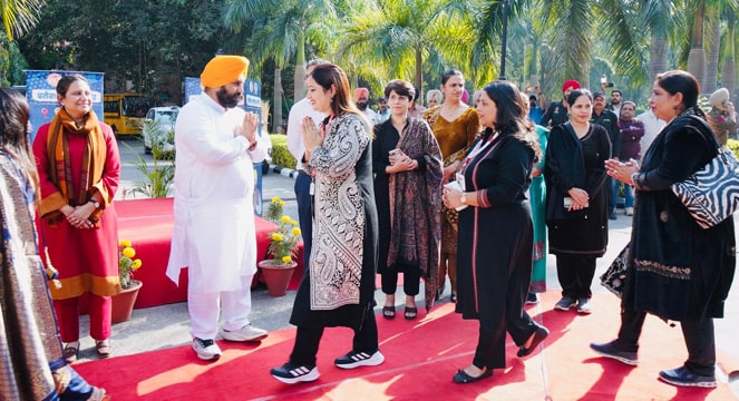ਵਿਦੇਸ਼ਾਂ ਵਿੱਚ ਸਿਖਲਾਈ ਪ੍ਰਾਪਤ ਪੰਜਾਬ ਦੇ ਅਧਿਆਪਕ ਅਤੇ ਪ੍ਰਿੰਸੀਪਲ ਹੁਣ ਬੱਚਿਆਂ ਨੂੰ ਸਮਾਰਟ ਅਤੇ ਆਧੁਨਿਕ ਸਿੱਖਿਆ ਕਰਨਗੇ ਪ੍ਰਦਾਨ