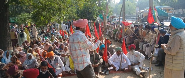 ਮਜ਼ਦੂਰਾਂ ਵੱਲੋਂ ਮੰਗਾਂ ਦੀ ਪ੍ਰਾਪਤੀ ਲਈ ਡੀਸੀ ਦਫ਼ਤਰ ਅੱਗੇ ਪੰਜਾਬ ਸਰਕਾਰ ਵਿਰੁੱਧ ਨਾਅਰੇਬਾਜ਼ੀ