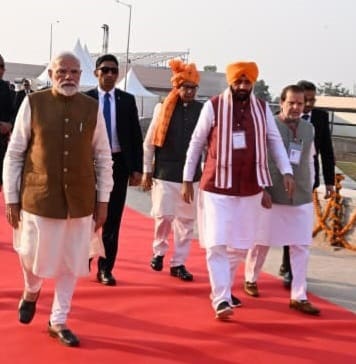 ਕੁਰੂਕਸ਼ੇਤਰ ਵਿੱਚ ਸ਼ਰਧਾ ਅਤੇ ਸੰਸਕ੍ਰਿਤੀ ਦਾ ਮਹਾਸੰਗਮ, ਸ਼੍ਰੀ ਗੁਰੂ ਤੇਗ ਬਹਾਦਰ ਜੀ ਨੂੰ ਸਮਰਪਿਤ ਸਮਾਗਮ ਵਿੱਚ ਪ੍ਰਧਾਨ ਮੰਤਰੀ ਨਰੇਂਦਰ ਮੋਦੀ ਨੇ ਕੀਤੀ ਸ਼ਿਰਕਤ