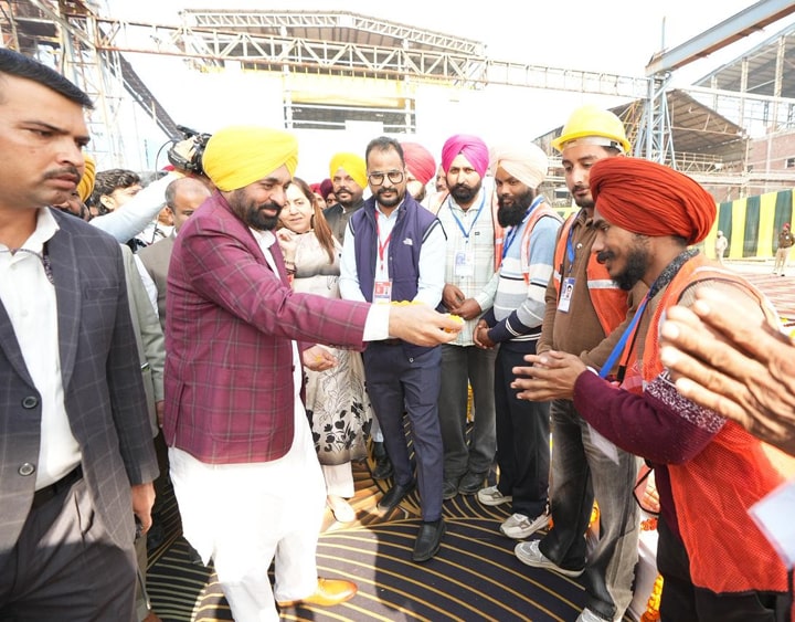 ਮੁੱਖ ਮੰਤਰੀ ਵੱਲੋਂ ਗੰਨੇ ਦਾ ਭਾਅ ਵਧਾ ਕੇ 416 ਰੁਪਏ ਪ੍ਰਤੀ ਕੁਇੰਟਲ ਕਰਨ ਦਾ ਐਲਾਨ, ਪੰਜਾਬ ਗੰਨੇ ਦਾ ਸਭ ਤੋਂ ਵੱਧ ਭਾਅ ਦੇਣ ਦੇ ਮਾਮਲੇ ਵਿੱਚ ਦੇਸ਼ ‘ਚ ਮੋਹਰੀ