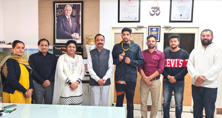 DAV College Bathinda ਦੇ ਖਿਡਾਰੀ ਉਦੇਵੀਰ ਸਿੰਘ ਸੰਧੂ ਨੇ ਮੁੱਕੇਬਾਜ਼ੀ ਵਿੱਚ ਸੋਨ ਤਗ਼ਮਾ ਜਿੱਤਿਆ