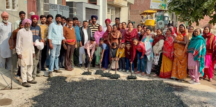 ਢਿੱਲੋਂ ਕਲੋਨੀ ਵਿੱਚ ਪ੍ਰੀਮਿਕਸ ਦਾ ਕੰਮ ਸ਼ੁਰੂ, ਨਾਰੀ ਸ਼ਕਤੀ ਤੇ ਬਾਲ ਸ਼ਕਤੀ ਨੇ ਸੰਭਾਲਿਆ ਮੋਰਚਾ