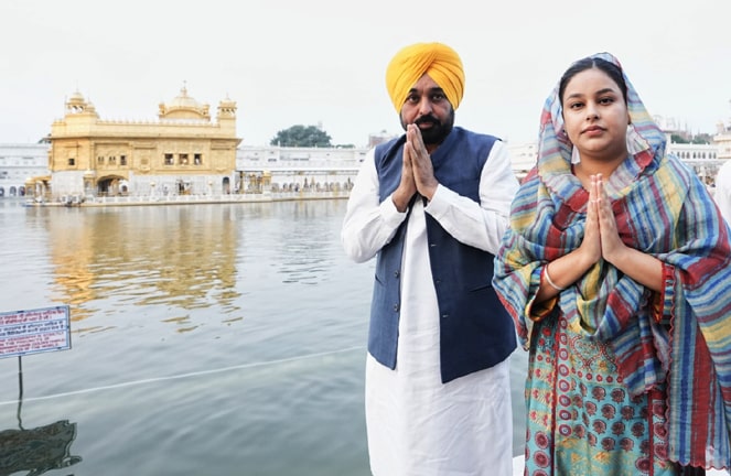 ਪ੍ਰਕਾਸ਼ ਪੁਰਬ ਮੌਕੇ ਪ੍ਰਵਾਰ ਸਮੇਤ ਸ਼੍ਰੀ ਦਰਬਾਰ ਸਾਹਿਬ ਵਿਖੇ ਨਤਮਸਤਕ ਹੋਏ ਭਗਵੰਤ ਸਿੰਘ ਮਾਨ