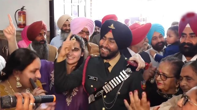 ਸੂਬੇਦਾਰ ਦਾ ਪੁੱਤ ਬਣਿਆ ਲੈਫਟੀਨੈਂਟ; ਇਲਾਕੇ ‘ਚ ਜਸ਼ਨ ਦਾ ਮਾਹੌਲ