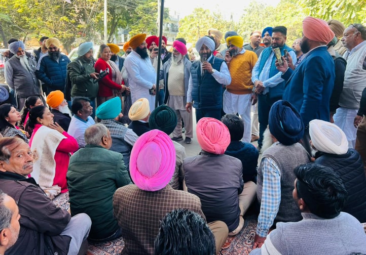 ਮਾਮਲਾ ਦੰਗਾ ਪੀੜਤ ਅਤੇ ਦੁਕਾਨਦਾਰਾਂ ਵੱਲੋਂ ਦਿੱਤੇ ਗਏ ਧਰਨੇ ਦਾ; ਵਿਰੋਧੀ ਪਾਰਟੀ ਦੇ ਨੇਤਾ ਕਰ ਰਹੇ ਹਨ ਲੋਕਾਂ ਨੂੰ ਗੁਮਰਾਹ:MLA Kulwant Singh