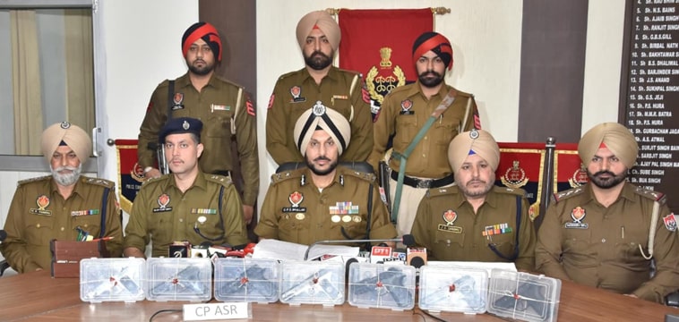 ਅੰਮ੍ਰਿਤਸਰ ਵਿੱਚ ਸਰਹੱਦ ਪਾਰੋਂ ਚੱਲ ਰਹੇ ਨਸ਼ਾ ਤਸਕਰੀ ਨੈੱਟਵਰਕ ਦਾ ਪਰਦਾਫਾਸ਼; 5 ਕਿਲੋ ਹੈਰੋਇਨ ਸਮੇਤ ਇੱਕ ਵਿਅਕਤੀ ਕਾਬੂ