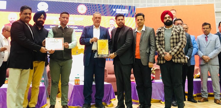 ਵਿਸ਼ਵ ਏਡਜ਼ ਦਿਵਸ: ਡਾ. ਬਲਬੀਰ ਸਿੰਘ ਨੇ ਨੌਜਵਾਨਾਂ ਨੂੰ ਨਸ਼ਿਆਂ ਤੋਂ ਦੂਰ ਰਹਿਣ ਅਤੇ ਐੱਚ.ਆਈ.ਵੀ. ਤੋਂ ਆਪਣੇ ਆਪ ਨੂੰ ਬਚਾਉਣ ਦੀ ਅਪੀਲ ਕੀਤੀ