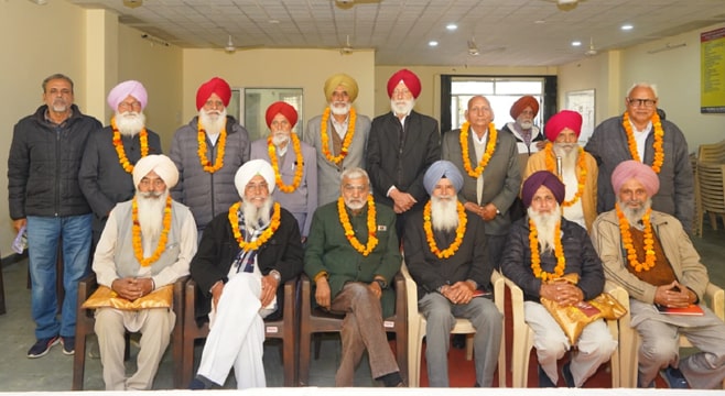 Bathinda ਵਿਖੇ ਸੇਵਾ ਮੁਕਤ ਮੁਲਾਜ਼ਮਾਂ ਵੱਲੋਂ ਪੈਨਸ਼ਨਰ ਦਿਵਸ ਮਨਾਇਆ