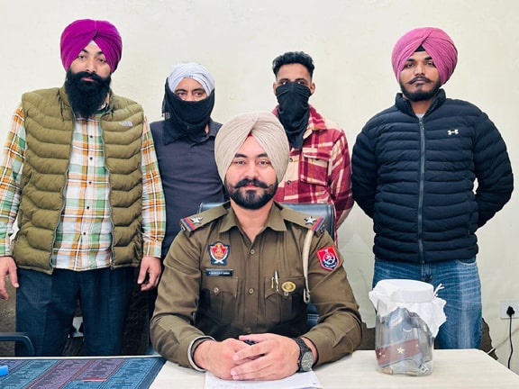 ਮੋਹਾਲ਼ੀ ਪੁਲਿਸ ਵੱਲੋਂ .32 ਬੋਰ ਦੇ ਪਿਸਤੌਲ ਸਮੇਤ 2 ਮੁਲਜਮ ਗ੍ਰਿਫਤਾਰ