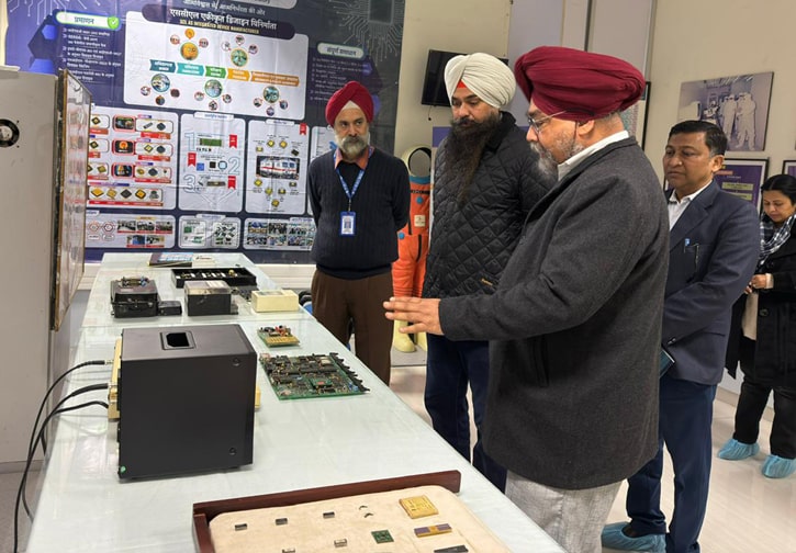 ਲੋਕ ਸਭਾ ਮੈਂਬਰ ਮਲਵਿੰਦਰ ਸਿੰਘ ਕੰਗ ਵੱਲੋਂ ਐੱਸ ਸੀ ਐੱਲ, ਮੋਹਾਲੀ ਦਾ ਦੌਰਾ, ਭਵਿੱਖੀ ਵਿਸਥਾਰ ਅਤੇ ਆਧੁਨਿਕੀਕਰਨ ਯੋਜਨਾਵਾਂ ਦੀ ਸਮੀਖਿਆ ਕੀਤੀ