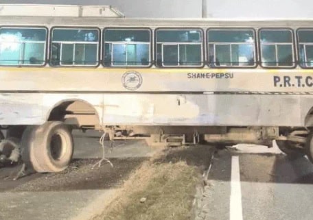 Punjab ਦੇ ਇਸ ਸ਼ਹਿਰ ‘ਚ ਚੱਲਦੀ PRTC ਦੀ ਬੱਸ ਦੇ ਟਾਈਰ ਨਿਕਲੇ!
