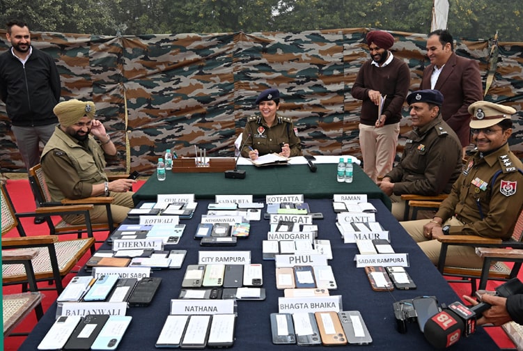 Bathinda Police ਵੱਲੋਂ  CEIR ਪੋਰਟਲ ਦੀ ਮੱਦਦ ਨਾਲ ਗੁੰਮ ਹੋਏ 115  ਮੋਬਾਇਲ ਫੋਨ ਬਰਾਮਦ ਕਰਵਾ ਕੇ ਮਾਲਕਾਂ ਦੇ ਹਵਾਲੇ ਕੀਤੇ