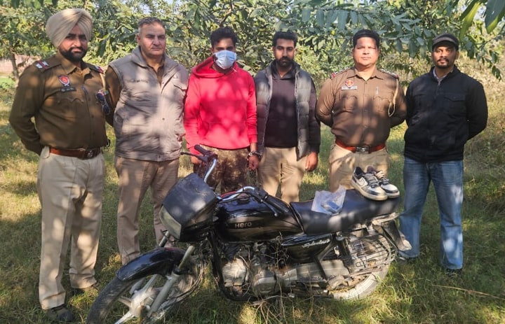 ਗੁਰਦਾਸਪੁਰ ਗ੍ਰਨੇਡ ਹਮਲੇ ਦੇ  ਸਬੰਧ ਵਿੱਚ ਇੱਕ ਹੋਰ ਗ੍ਰਿਫ਼ਤਾਰ; ਇੱਕ ਪਿਸਤੌਲ, ਅਪਰਾਧ ਦੌਰਾਨ ਵਰਤਿਆ ਗਿਆ ਮੋਟਰਸਾਈਕਲ ਬਰਾਮਦ