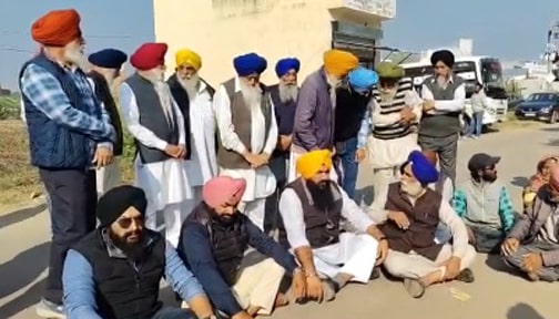 ਜ਼ਿਲ੍ਹਾ ਪ੍ਰੀਸ਼ਦ ਤੇ ਪੰਚਾਇਤ ਸੰਮਤੀ ਚੋਣਾਂ; ਨਾਮਜਦਗੀਆਂ ਨੂੰ ਲੈ ਕੇ Patiala ‘ਚ ਹੰਗਾਮਾ, ਅਕਾਲੀਆਂ ਦਾ ਵਫ਼ਦ ਚੋਣ ਕਮਿਸ਼ਨਰ ਨੂੰ ਮਿਲਿਆ