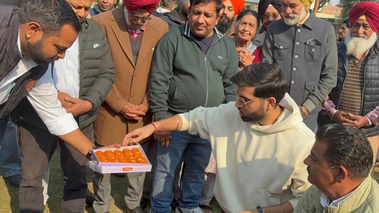 25 ਸਾਲਾਂ ਬਾਅਦ ਅਜੀਤ ਰੋਡ ਨਿਵਾਸੀਆਂ ਨੂੰ ਮਿਲੀ ਵੱਡੀ ਸੌਗਾਤ, 70 ਲੱਖ ਰੁਪਏ ਦੀ ਲਾਗਤ ਨਾਲ ਬਣਨ ਵਾਲੇ ਕਮਿਊਨਿਟੀ ਸੈਂਟਰ ਦਾ ਮੇਅਰ ਨੇ ਕੀਤਾ ਉਦਘਾਟਨ