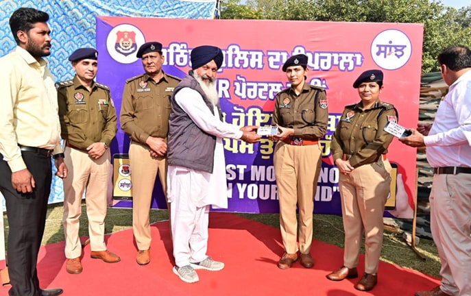 Bathinda Police ਨੇ ਪਿਛਲੇ ਸਮਿਆਂ ਦੌਰਾਨ ਗੁੰਮ ਹੋਏ 188 ਮੋਬਾਇਲ ਫੋਨ ਲੱਭ ਕੇ ਮਾਲਕਾਂ ਹਵਾਲੇ ਕੀਤੇ