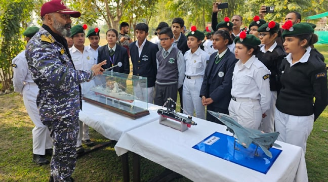 RB DAV Public School Bathinda ਵਿਖੇ 3 ਪੰਜਾਬ ਨੇਵਲ ਯੂਨਿਟ ਐਨਸੀਸੀ ਨੇ ਜਲ ਸੈਨਾ ਦਿਵਸ-25 ਮਨਾਇਆ