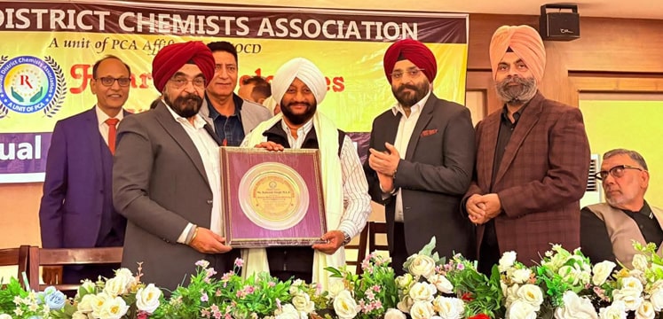 MLA Kulwant Singh ਨੇ ਕੀਤੀ ਮੋਹਾਲੀ ਡਿਸਟਰਿਕਟ ਕੈਮਿਸਟ ਐਸੋਸੀਏਸ਼ਨ ਵੱਲੋਂ ਰੱਖੇ ਗਏ ਸਮਾਗਮ  ਵਿੱਚ ਸ਼ਮੂਲੀਅਤ