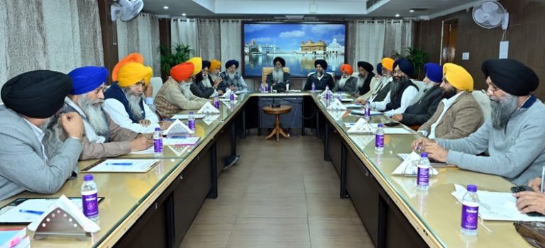 SGPC ਦੀ ਅੰਤ੍ਰਿੰਗ ਕਮੇਟੀ ਨੇ ਪਾਵਨ ਸਰੂਪਾਂ ਦਾ ਮਾਮਲਾ ਵਿਚਾਰ ਅਤੇ ਆਦੇਸ਼ ਲਈ ਸ੍ਰੀ ਅਕਾਲ ਤਖ਼ਤ ਸਾਹਿਬ ’ਤੇ ਭੇਜਣ ਦਾ ਕੀਤਾ ਫੈਸਲਾ