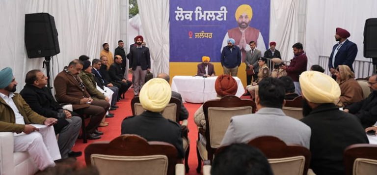 ਕੜਾਕੇ ਦੀ ਠੰਢ ਦੇ ਬਾਵਜੂਦ ਮੁੱਖ ਮੰਤਰੀ ਭਗਵੰਤ ਸਿੰਘ ਮਾਨ ਵੱਲੋਂ ਜਲੰਧਰ ਵਿੱਚ ਲੋਕ ਮਿਲਣੀ