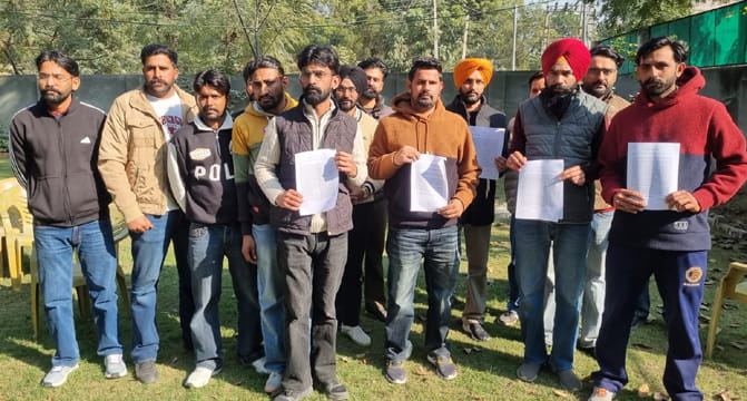 Bathinda’ਚ ਹੋਏ ਖਜ਼ਾਨਾ ਅਫ਼ਸਰ/ਸੀਨੀਅਰ ਸਹਾਇਕ ਪੇਪਰ ਵਿੱਚ ਨਕਲ ਦੇ ਦੋਸ਼, ਨਿਰਪੱਖ ਜਾਂਚ ਦੀ ਮੰਗ