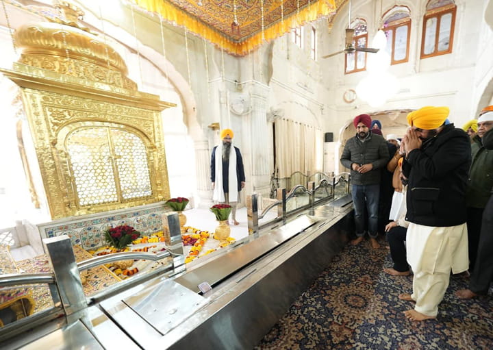ਸ੍ਰੀ ਅਕਾਲ ਤਖ਼ਤ ਸਾਹਿਬ ਅੱਗੇ ਨਿਮਾਣੇ ਸਿੱਖ ਵਜੋਂ ਪੇਸ਼ ਹੋਏ ਮੁੱਖ ਮੰਤਰੀ ਮਾਨ