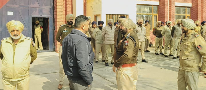 ਗੈਂਗਸਟਰਾਂ ਤੇ ਵਾਰ” ਮੁਹਿਮ ਤਹਿਤ ਸ੍ਰੀ ਮੁਕਤਸਰ ਸਾਹਿਬ ਪੁਲਿਸ ਵੱਲੋਂ ਜ਼ਿਲ੍ਹਾ ਸੁਧਾਰ ਘਰ ਵਿੱਚ ਵਿਸ਼ੇਸ਼ ਅਚਾਨਕ ਤਲਾਸ਼ੀ ਮੁਹਿੰਮ