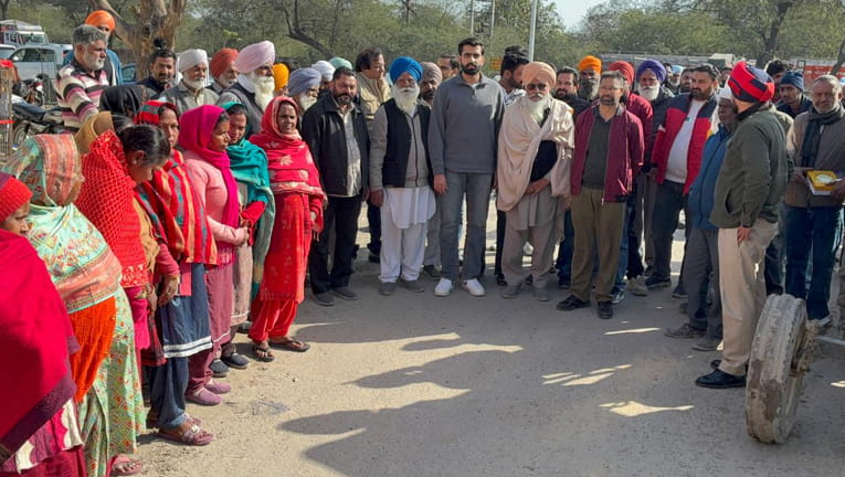 ਵਾਰਡ ਨੰਬਰ 50 ਵਿੱਚ 1.5 ਕਰੋੜ ਰੁਪਏ ਦੀ ਲਾਗਤ ਨਾਲ ਸੜਕ ਨਿਰਮਾਣ ਕਾਰਜ ਦਾ ਉਦਘਾਟਨ, ਮੇਅਰ ਮਹਿਤਾ ਨੇ ਕਿਹਾ, “ਵਿਕਾਸ ਹੈ ਸਾਡੀ ਤਰਜੀਹ”