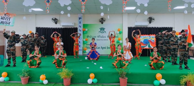 Silver Oaks School ਵੱਲੋਂ ਦੇਸ਼ ਭਗਤੀ ਦੇ ਜਜ਼ਬੇ ਨਾਲ ਗਣਤੰਤਰ ਦਿਵਸ ਮਨਾਇਆ ਗਿਆ