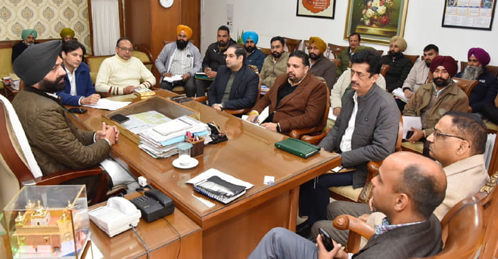 ਪੰਜਾਬ ਸਰਕਾਰ ਕੰਟਰੈਕਚੂਅਲ ਮੁਲਾਜ਼ਮਾਂ ਨੂੰ ਪੱਕਾ ਕਰਨ ਲਈ ਵਚਨਬੱਧ; ਜਾਇਜ ਮੰਗਾਂ ਦਾ ਛੇਤੀ ਹੱਲ ਕਰਾਂਗੇ: ਲਾਲਜੀਤ ਸਿੰਘ ਭੁੱਲਰ