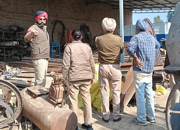 Sri Muktsar Sahib Police ਵੱਲੋਂ ਜ਼ਿਲ੍ਹੇ ਭਰ ਵਿੱਚ ਕਬਾੜੀਏ ਦੀਆਂ ਦੁਕਾਨਾਂ ’ਤੇ ਚਲਾਈ ਚੈਕਿੰਗ ਮੁਹਿੰਮ