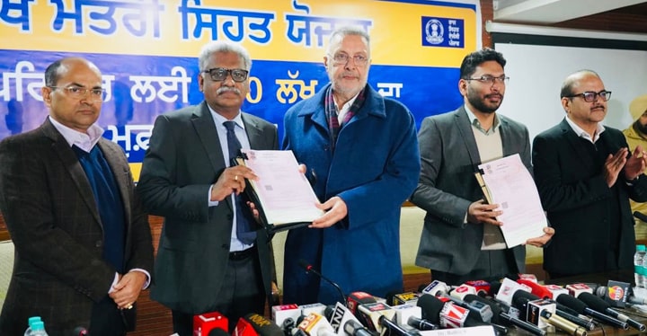ਪੰਜਾਬ ਸਰਕਾਰ ਵੱਲੋਂ 10 ਲੱਖ ਰੁਪਏ ਦੀ ਨਕਦੀ ਰਹਿਤ ਸਿਹਤ ਬੀਮਾ ਯੋਜਨਾ ਲਈ ਯੂਨਾਈਟਿਡ ਇੰਡੀਆ ਇੰਸ਼ੋਰੈਂਸ ਕੰਪਨੀ ਨਾਲ ਸਮਝੌਤਾ ਸਹੀਬੱਧ