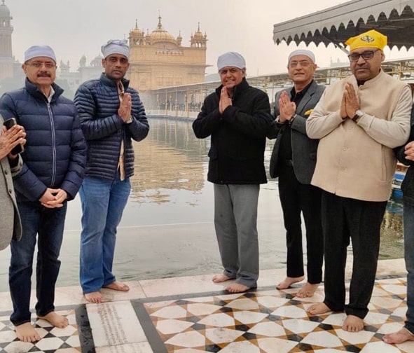 ਮਨੀਸ਼ ਤਿਵਾੜੀ ਨੇ ਸ੍ਰੀ ਹਰਿਮੰਦਰ ਸਾਹਿਬ ਵਿਖੇ ਮੱਥਾ ਟੇਕਿਆ ਅਤੇ ਸਾਲ 2026 ਲਈ ਅਮਨ ਤੇ ਖੁਸ਼ਹਾਲੀ ਦੀ ਕੀਤੀ ਅਰਦਾਸ