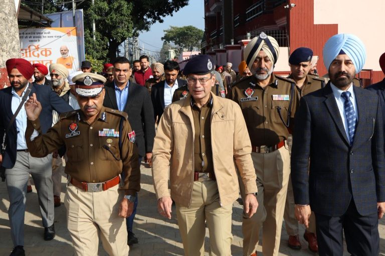 ‘ਗੈਂਗਸਟਰਾਂ ‘ਤੇ ਵਾਰ’ ਨਾਲ ਕਈ ਗੈਂਗਸਟਰ ਨੈੱਟਵਰਕਾਂ ਨੂੰ ਖਤਮ ਕੀਤਾ ਗਿਆ; 3 ਮਹੀਨਿਆਂ ਵਿੱਚ 49,298 ਅਪਰਾਧੀ ਪੁਲਿਸ ਦੇ ਸ਼ਿਕੰਜੇ ‘ਚ