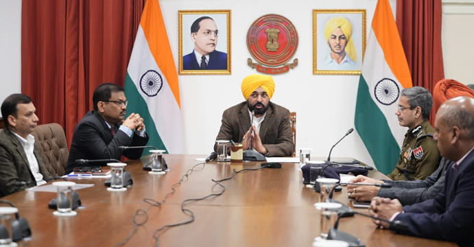 CM Bhagwant Mann ਵੱਲੋਂ ਪੁਲਿਸ ਕਮਿਸ਼ਨਰਾਂ, ਐਸ.ਐਸ.ਪੀਜ਼ ਅਤੇ ਸੀਨੀਅਰ ਅਧਿਕਾਰੀਆਂ ਨਾਲ ਮੀਟਿੰਗ