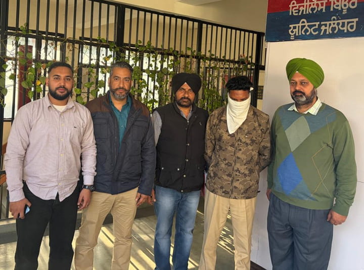ਅਦਾਲਤ ਦਾ ਨਾਇਬ ਕੋਰਟ 8 ਹਜ਼ਾਰ ਦੀ ਰਿਸ਼ਵਤ ਲੈਂਦਾ ਵਿਜੀਲੈਂਸ ਨੇ ਦਬੋਚਿਆ