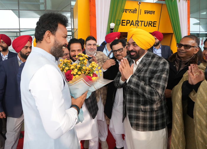 CM Bhagwant Singh Mann ਵੱਲੋਂ ਪ੍ਰਧਾਨ ਮੰਤਰੀ ਨੂੰ ਹਲਵਾਰਾ ਹਵਾਈ ਅੱਡੇ ਦਾ ਨਾਂ ਸ਼ਹੀਦ ਕਰਤਾਰ ਸਿੰਘ ਸਰਾਭਾ ਦੇ ਨਾਂ ‘ਤੇ ਰੱਖਣ ਦੀ ਅਪੀਲ