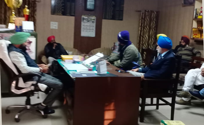 Bathinda ਦੇ ਖਾਲਸਾ ਸਕੂਲ ਦਾ ਵਿਵਾਦ ਗਹਿਰਾਇਆ; ਮੈਨੇਜਮੈਂਟ ਕਮੇਟੀ ਤੇ ਸਕੂਲ ਸਟਾਫ਼ ਇੱਕ ਦੂਜੇ ਦੇ ਵਿਰੁਧ ਦਿਨ-ਰਾਤ ਦੇ ਧਰਨੇ ‘ਤੇ ਡਟੇ