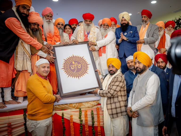 ਸ੍ਰੀ ਗੁਰੂ ਰਵਿਦਾਸ ਜੀ ਦੇ 650ਵੇਂ ਪ੍ਰਕਾਸ਼ ਪੁਰਬ ਨੂੰ ਸਮਰਪਿਤ ਸਾਲ ਭਰ ਚੱਲਣਗੇ ਲੜੀਵਾਰ ਸਮਾਗਮ, ਮੁੱਖ ਮੰਤਰੀ ਨੇ ਕੀਤੀ ਸ਼ੁਰੂਆਤ