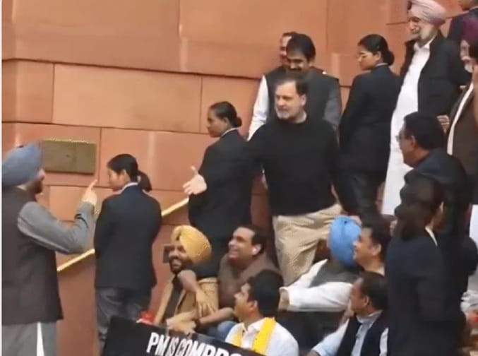 Rahul Gandhi ਨੇ Ravneet Bittu ਨੂੰ ਕਿਹਾ, ‘ਮੇਰਾ ਗਦਾਰ ਦੋਸਤ”, ਬਿੱਟੂ ਨੇ ਵੀ ਅੱਗਿਓ ਦਿੱਤਾ ਇਹ ਜਵਾਬ!
